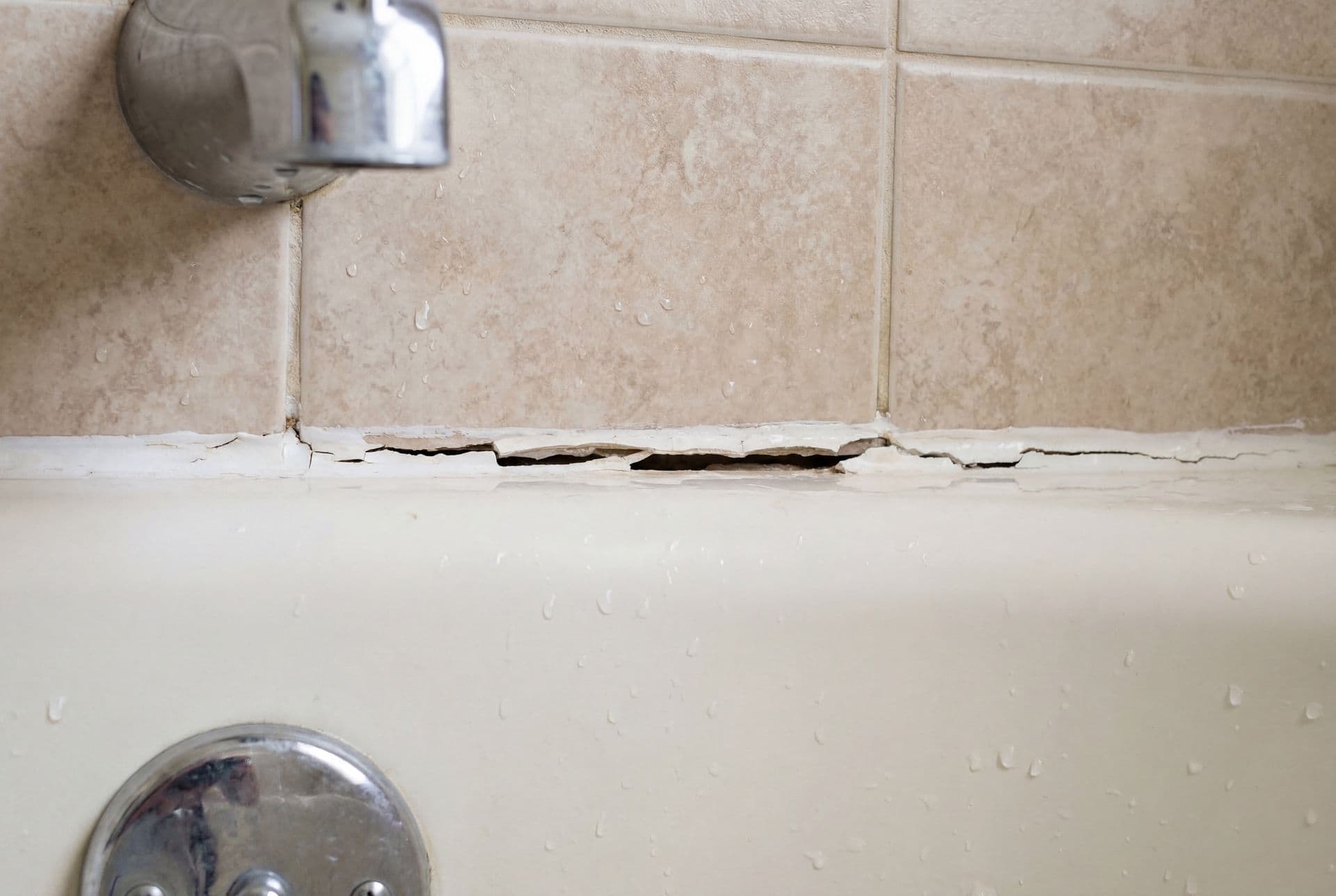 Why Homeowners Replace Their Bathtub