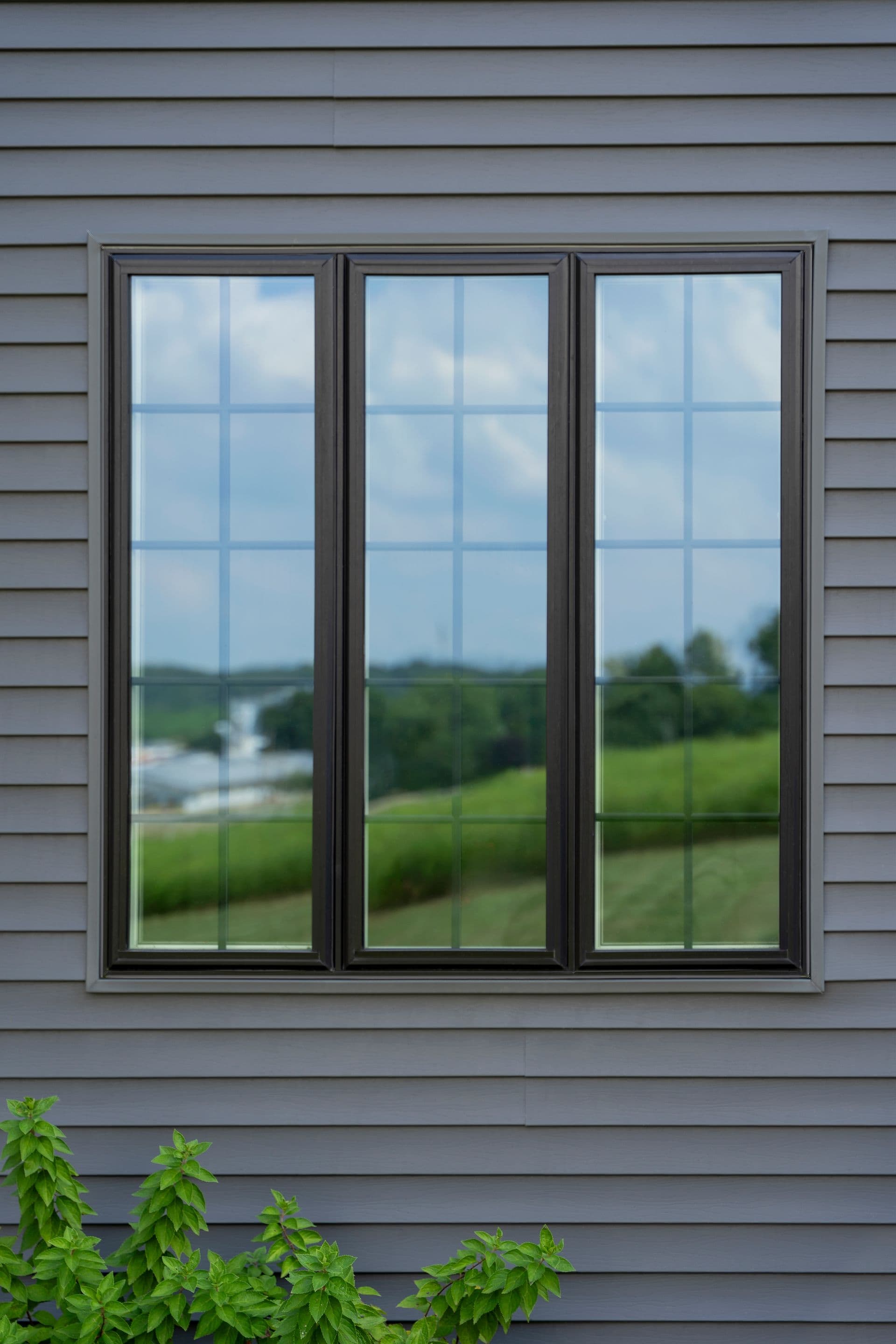 Endure 3-Lite Casement, Coal Black, Internal Grids.jpg