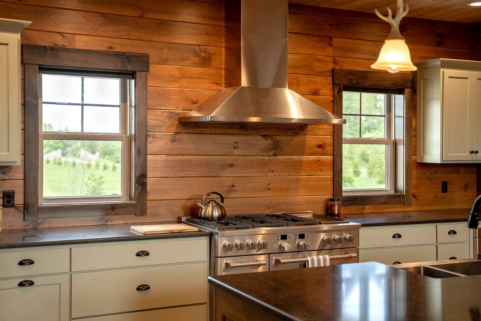 Endure Double Hung Sandstone Cottage Grid (1).jpg